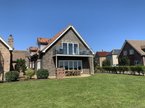Bempton View at The Bay Filey, sleeps 10, and 2 dogs welcome for free too!